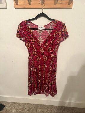 Leota Petite Medium Red Orange Abstract Wrap Dress Made in USA